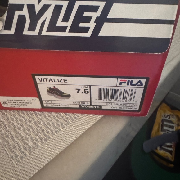 FILA - Picture 3 of 5